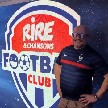 Sti débarque au Rire & Chansons Football Club !